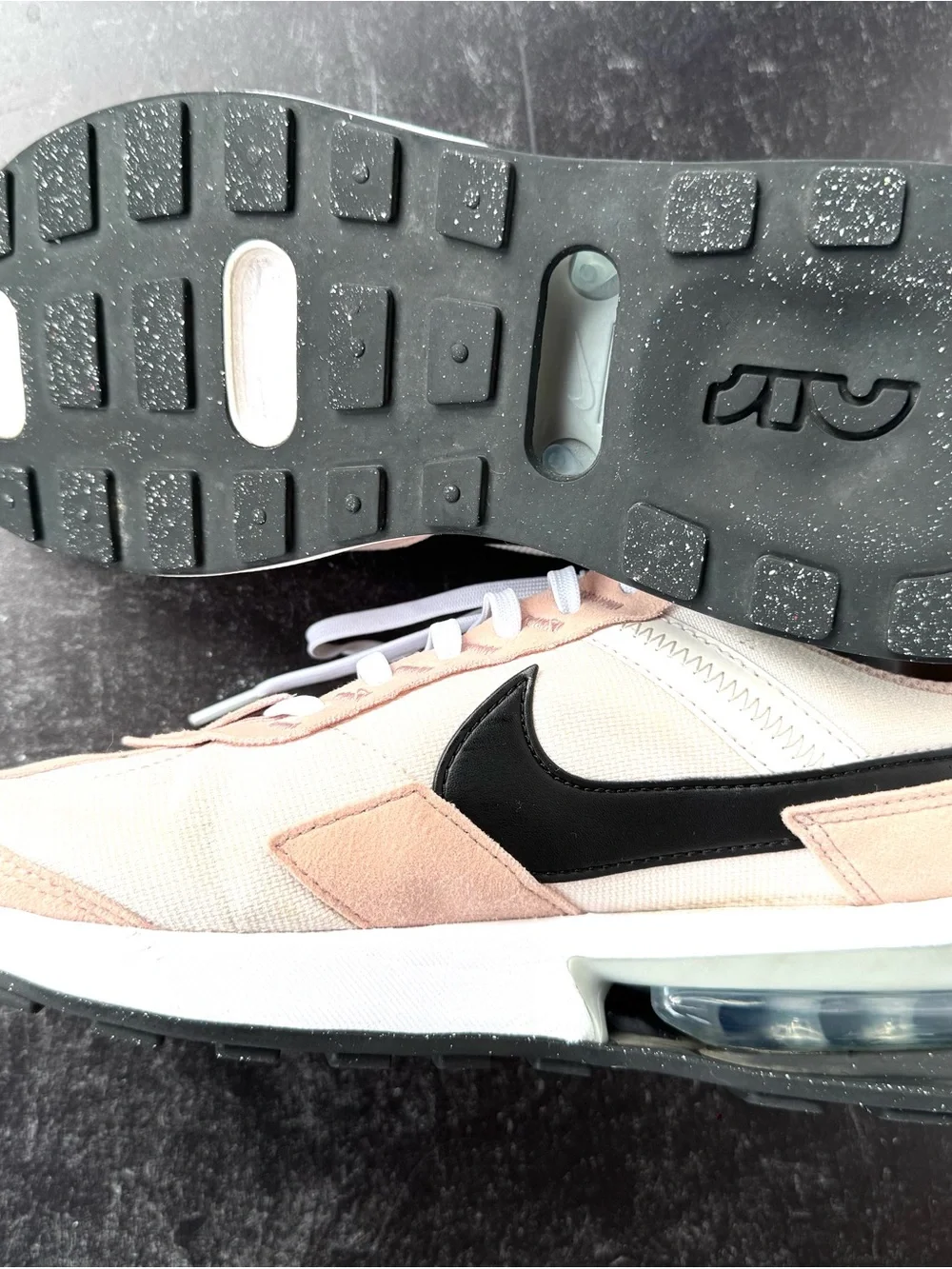Nike Air Max Pre-Day Sneakers Light Soft Pink Black - Very Good Cond. - US 8.5